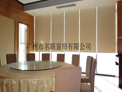 加厚白底發泡遮光卷簾